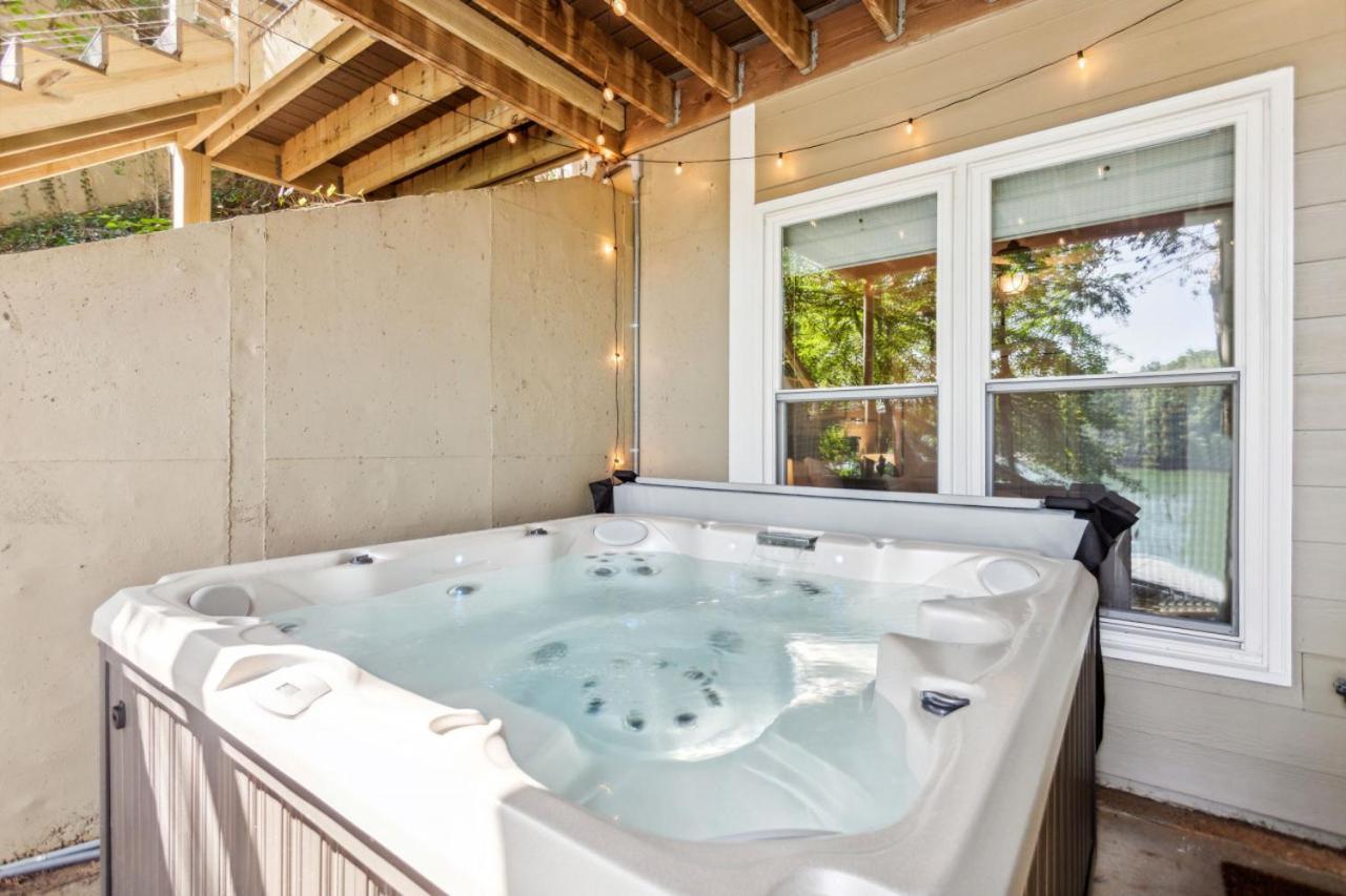 Lanier Landing - Private Dock Hot Tub Game Room Gainesville Dış mekan fotoğraf